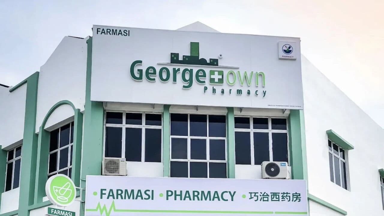 Georgetown Pharmacy, jenama dari Pulau Pinang yang masuk bersama Caring. 52 outlet, 7.8% hasil FY2026.
