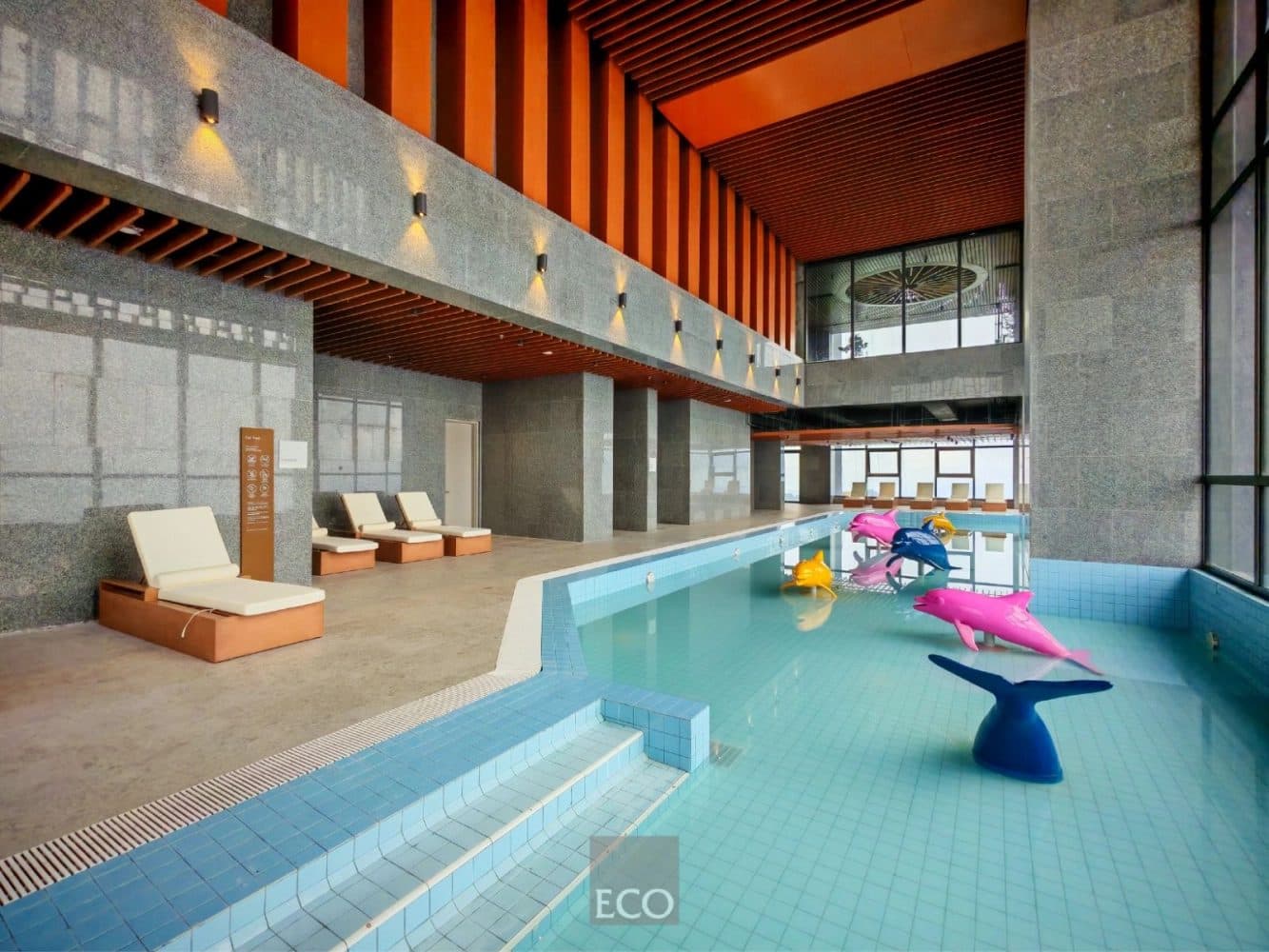 Dek kolam renang Antara Genting. Projek ni siap April 2025, tapi pelanggan masih tahan seluruh wang tahanan sehingga tempoh kecacatan tamat 1 April 2027.