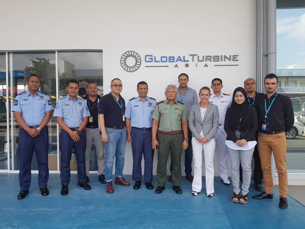 Pintu masuk fasiliti Global Turbine Asia. Pusat operasi mereka di Helicopter Centre, Lapangan Terbang Sultan Abdul Aziz Shah, Subang.