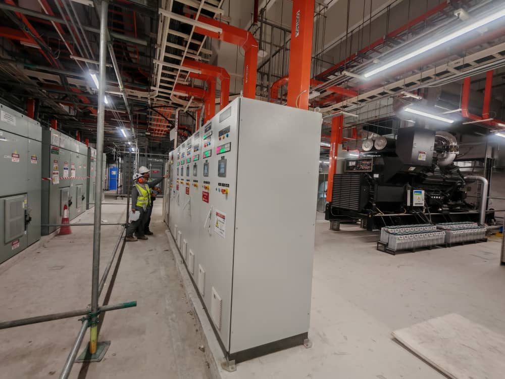 Projek kuasa EI Power — switchgear & genset data centre