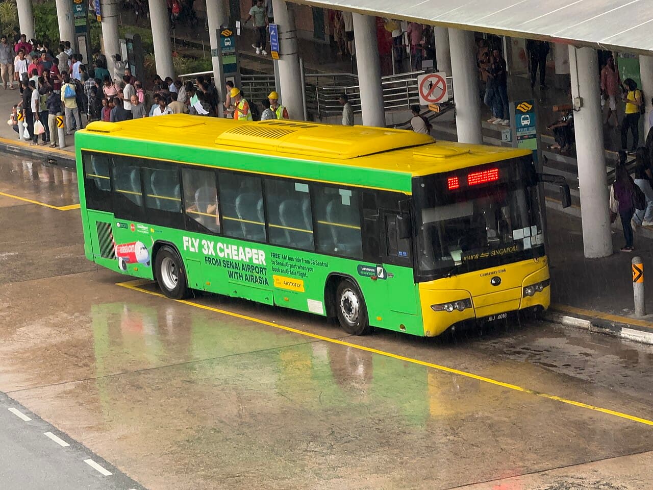 Bas rentas sempadan Causeway Link JB–Singapura